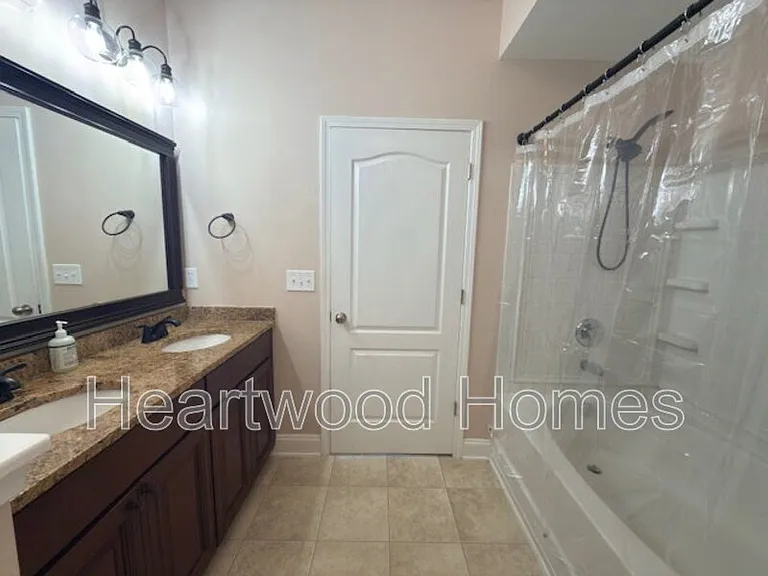 249 Blythe Creek Dr — Photo 8