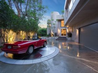 9123 Hazen Dr, Beverly Hills, CA 90210