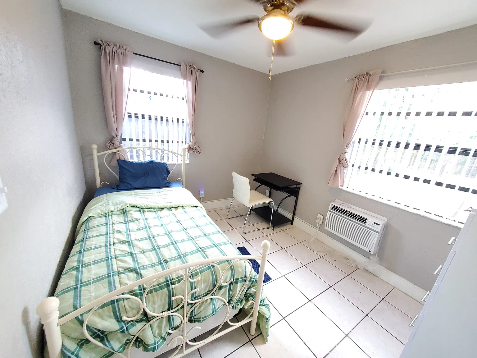 2 bed, 600 sqft, $2,100 — Photo 1