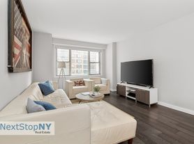 300 E 40th St