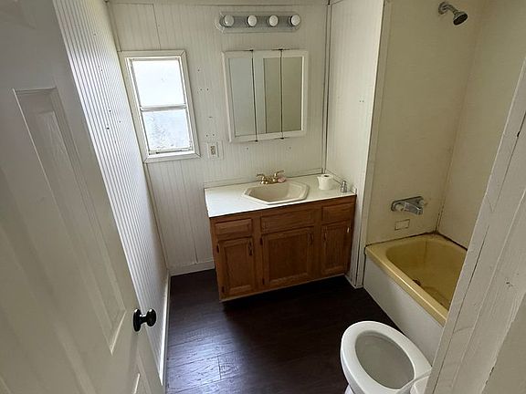 4th image of 1040 Harding Blvd #2