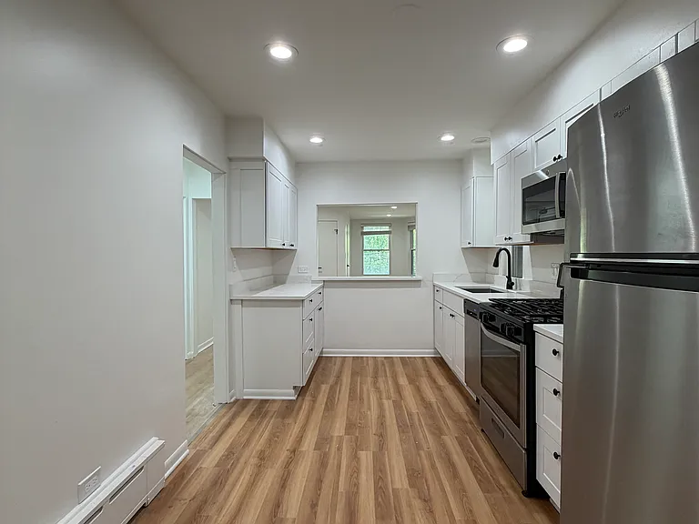 1226 Sherman Ave #2S — Photo 5