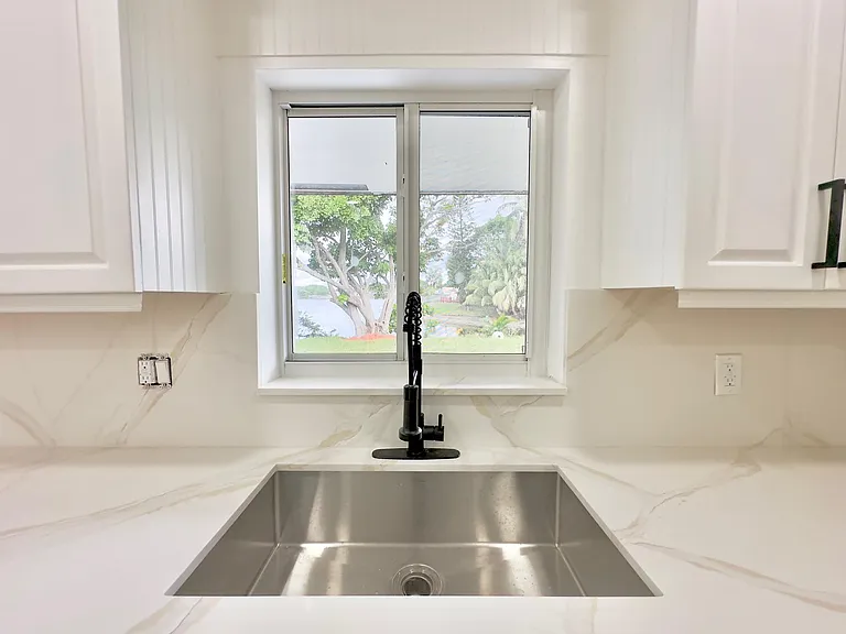 6811 NW 32nd Ave — Photo 9