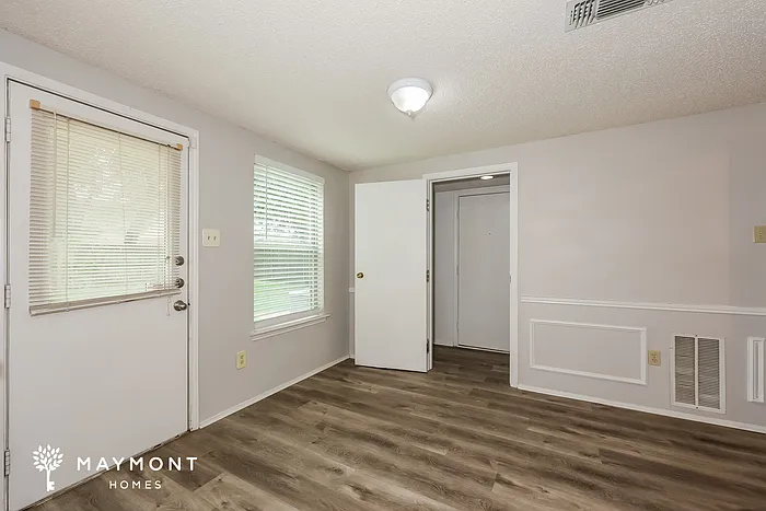 722 Nightingale Cir — Photo 6