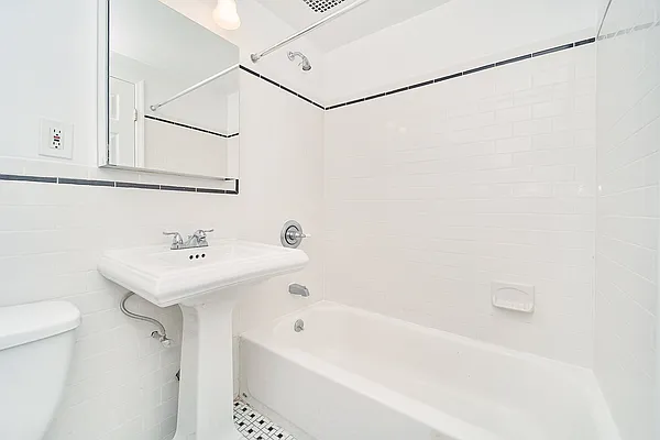 Rented by Living New York | media 12