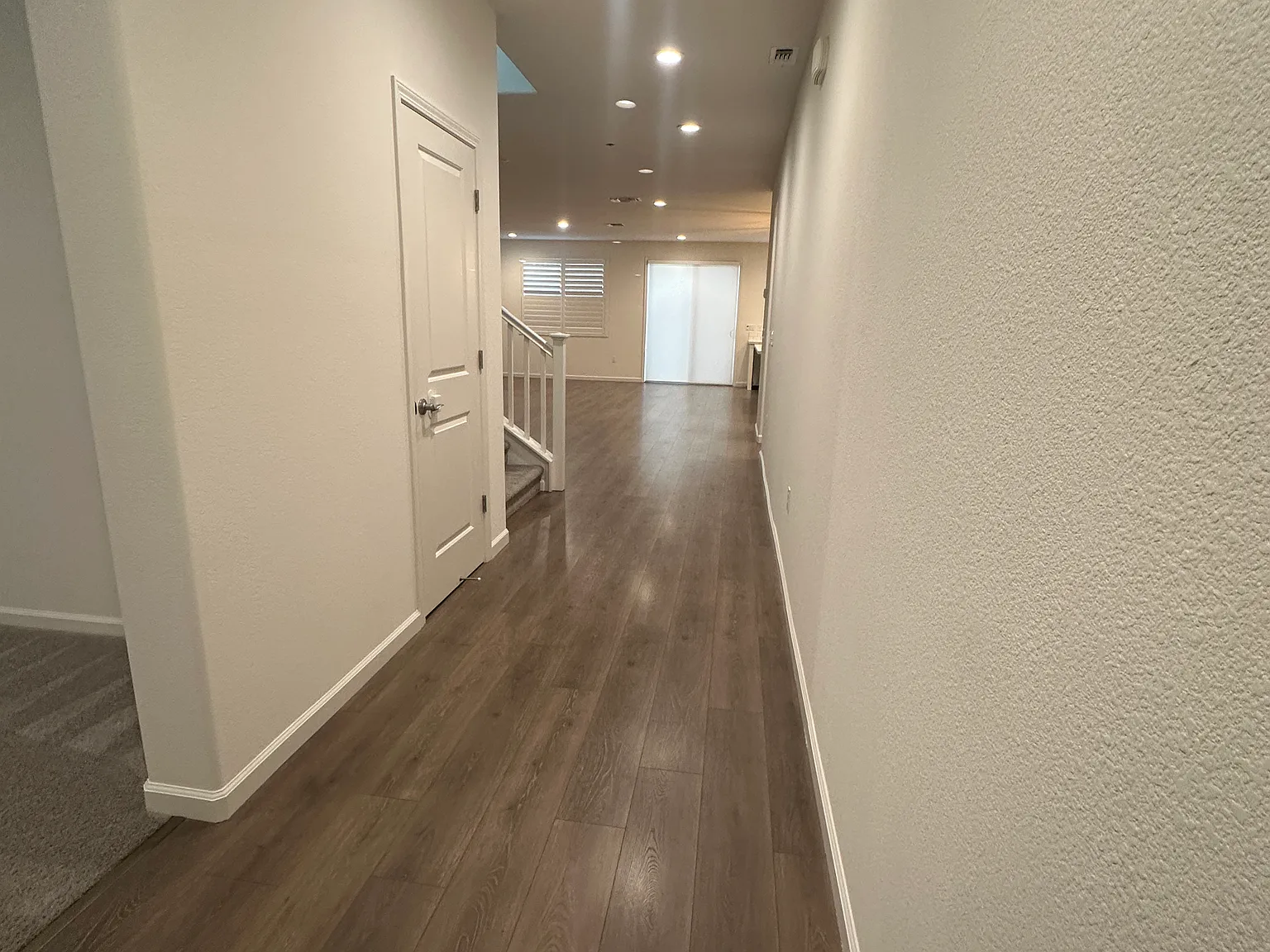 4 bed, 2957 sqft, $4,100 — Photo 3