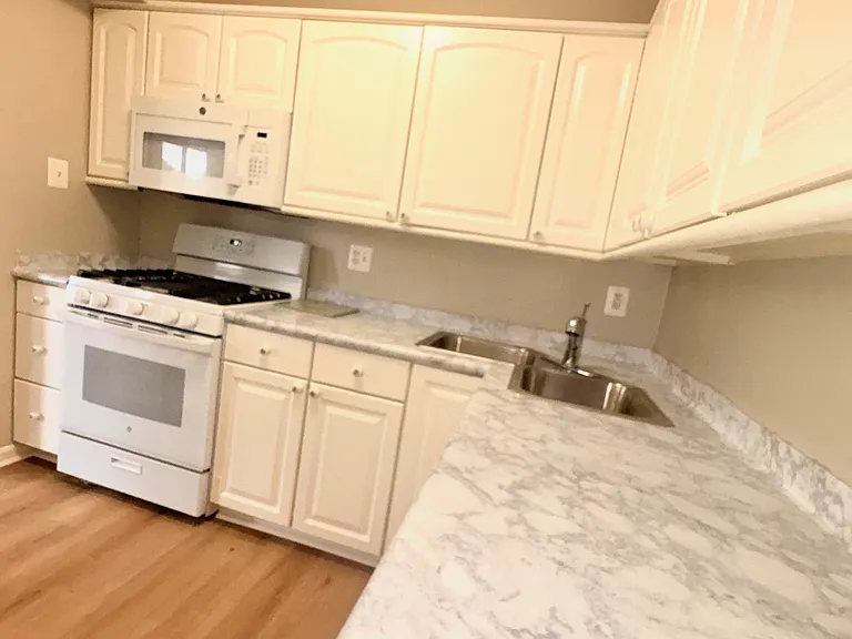 125 E Clubhouse Dr SW #2 — Photo 5