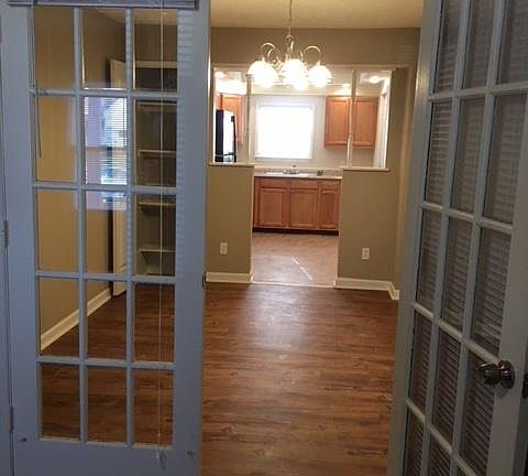 3rd image of 2471 Vendome Dr