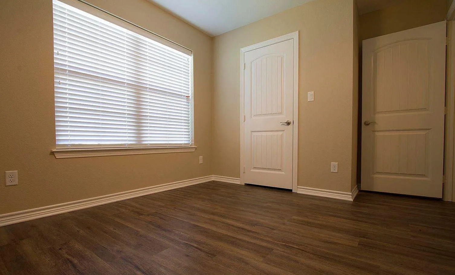 6929 Vernado Dr — Photo 3