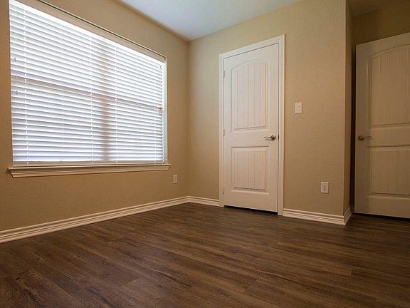 3rd image of 6929 Vernado Dr