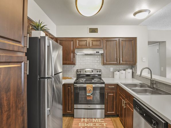 2205 S Racine Way #W21-206