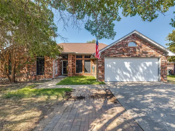 808 Wayne Trl, Azle, TX 76020