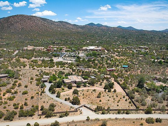 2nd image of 750 Camino Pinones