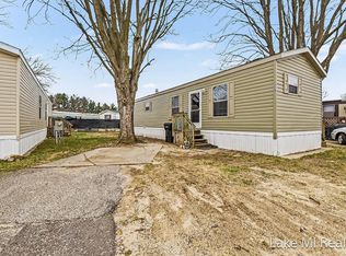 224 S Kenbrook St SE, Grand Rapids, MI