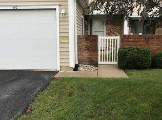 110 Waterford Dr, Schaumburg, IL 60194