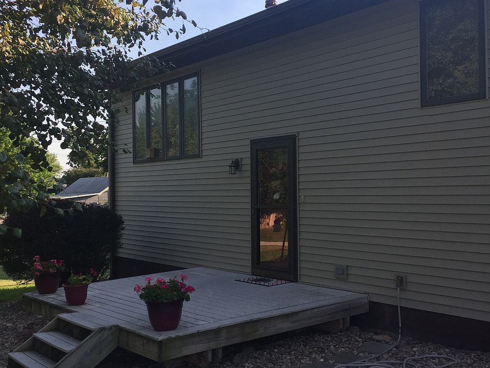 1st image of 605 Van Buren St