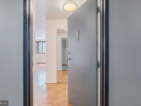 3rd image of 1420 N St NW #309