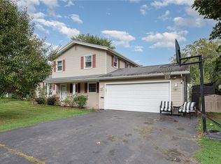 1 Picturesque Dr, Rochester, NY 14616