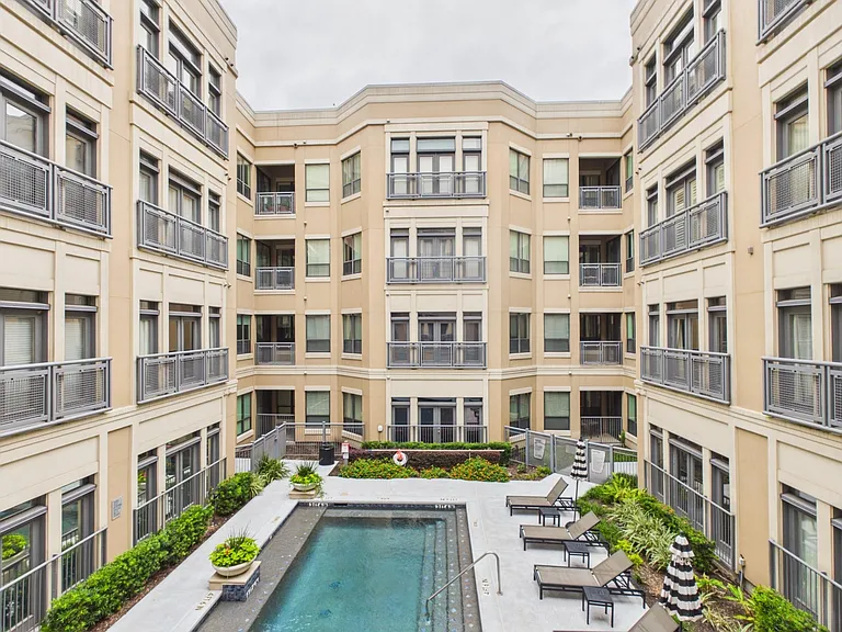 1901 Post Oak Blvd #OAK-2402 — Photo 19