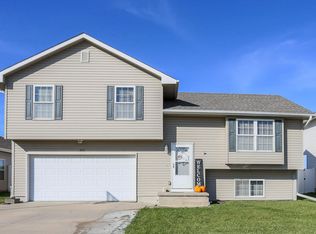 204 Kestrel Ct, Council Bluffs, IA 51501