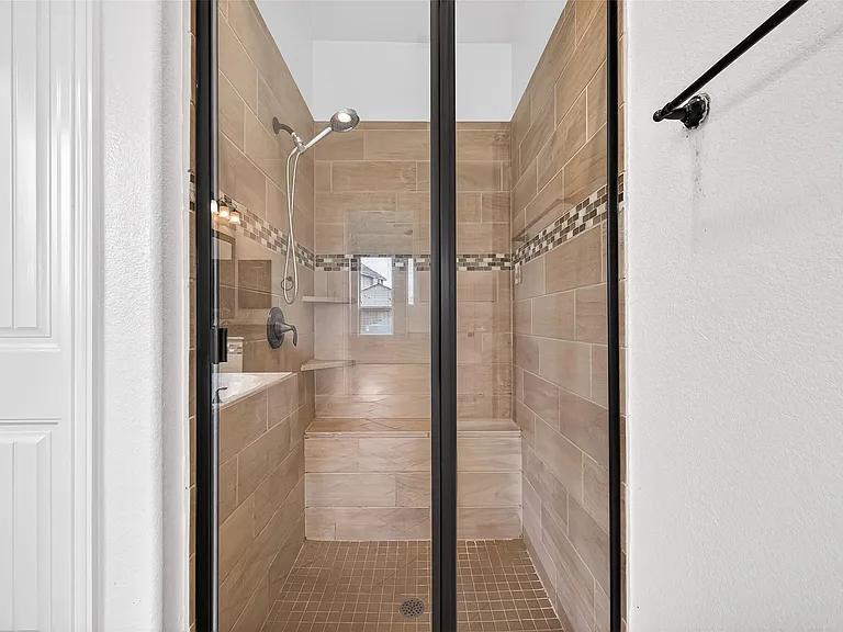 7035 Belle Meadow Ln — Photo 33