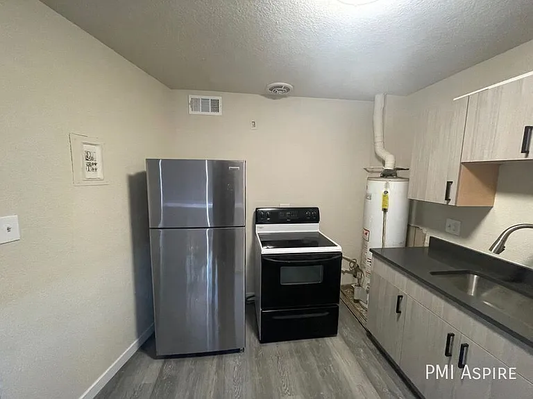 2376 N Emporia St — Photo 13