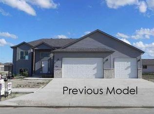 3317 SE Sedona Ct, Minot, ND 58701