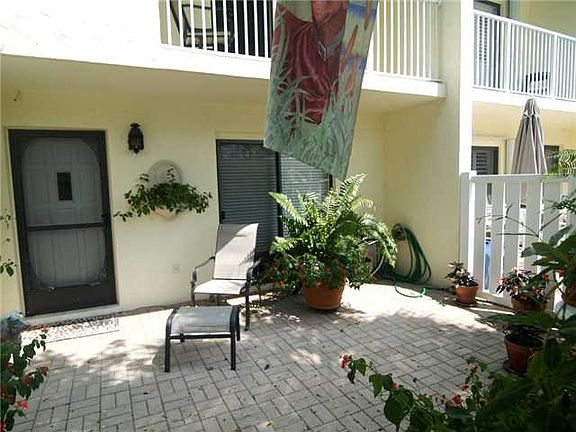 3rd image of 4011 Silver Palm Dr #4