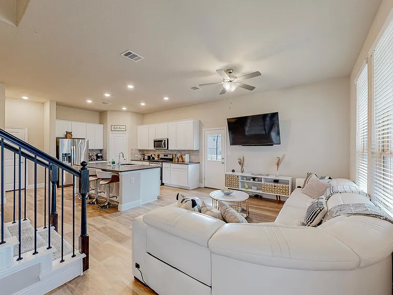 7524 Redondo Dr — Photo 13