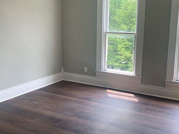 3rd image of 262 N Mulberry St #1-2-3