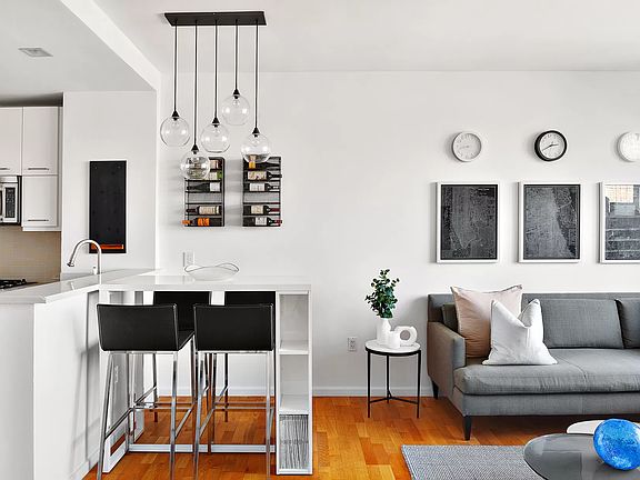 4th image of 635 W 42nd St APT 11C