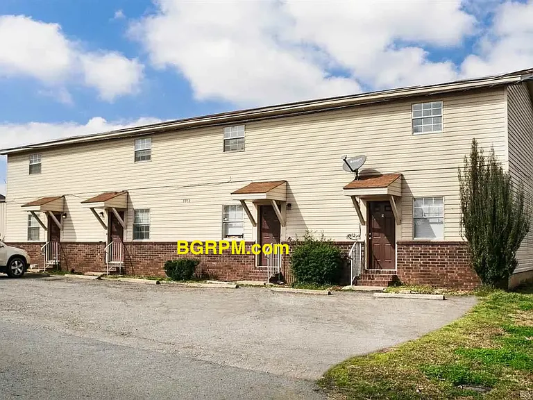 1012 W Myrtle St — Photo 7
