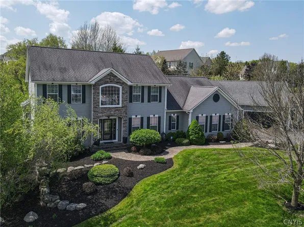 8304 Preserve Pkwy, Manlius, NY 13104