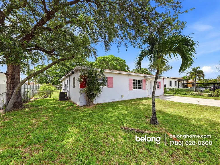 280 Seaman Ave — Photo 3