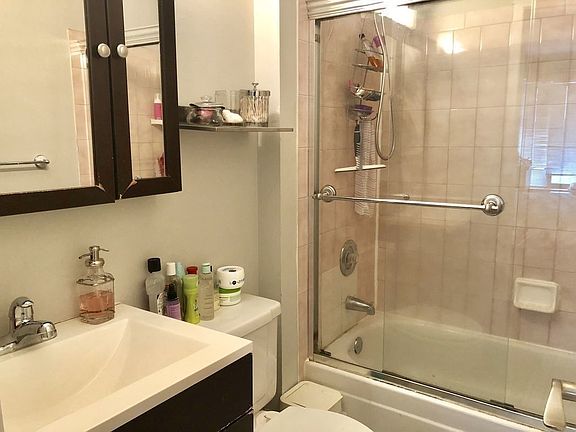 4th image of 25-40 Shore Blvd #7F