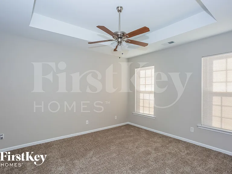 4915 Abercromby St — Photo 11