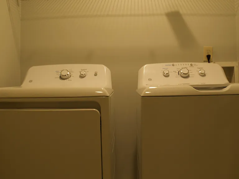 College Center Apartments — Photo 48