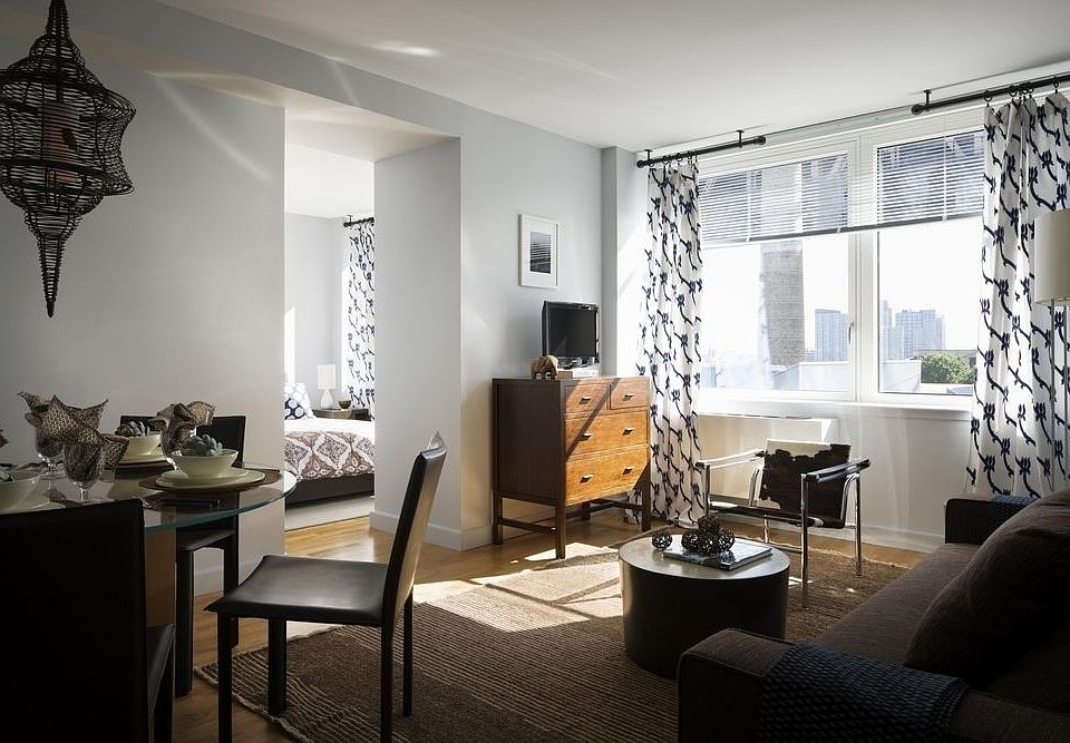 1st image of 405 Main St APT 7U