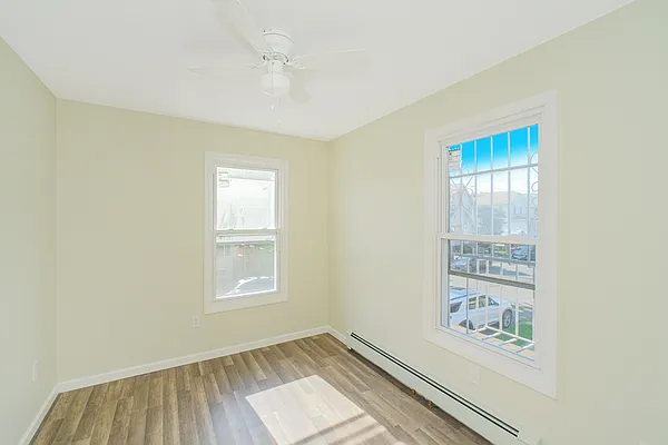 Sold by REMAX Elite | media 14