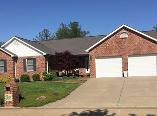 118 Fairway Dr, Waterloo, IL 62298