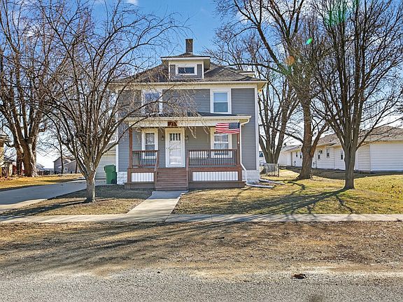 3rd image of 407 Fulton St