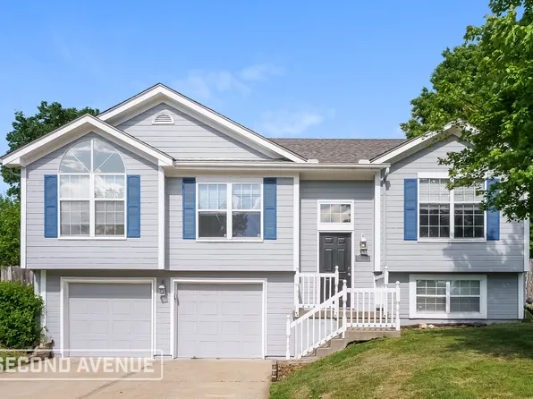 400 20th Ave S, Greenwood, MO 64034