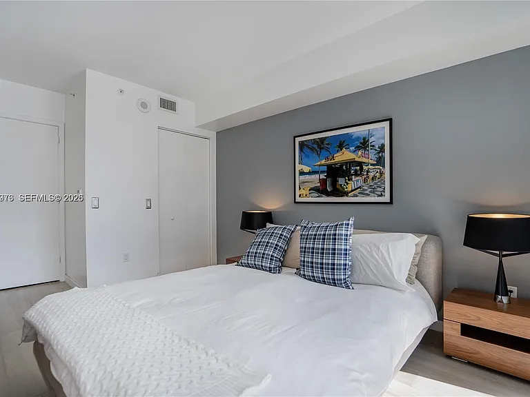 31 SE 6th St #2205 — Photo 9
