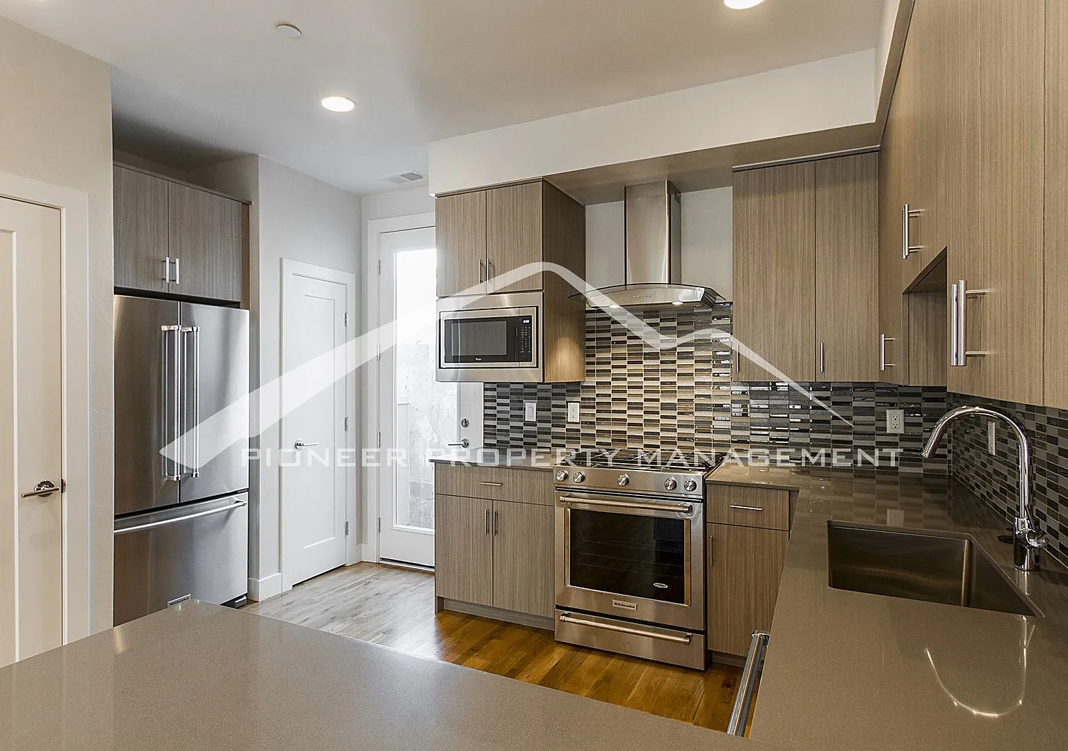 Georgeous Modern Condo with a Kitchen Fit for a Chef! — Photo 3