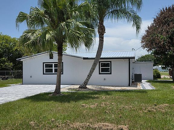 2nd image of 3037 SE 37th Ave