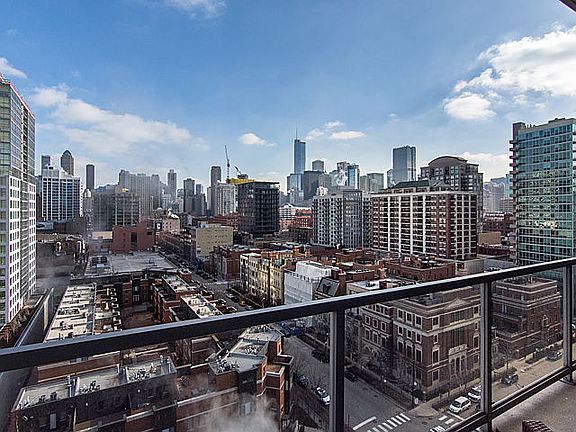 2nd image of 500 W Superior St Unit 913