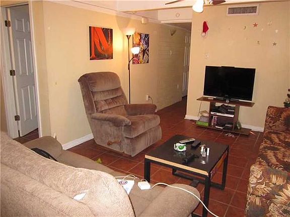 4th image of 7817-19 Spruce St