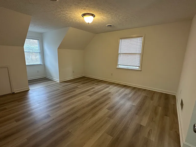 2500 S College Hills Dr — Photo 8