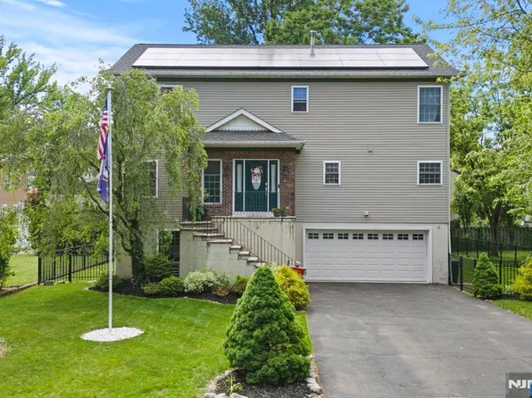 41 Sycamore Ave, Hillsdale, NJ 07642