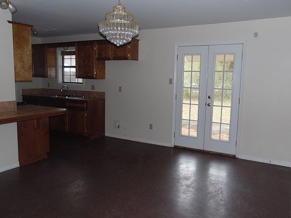 4th image of 2 Southwood Dr
